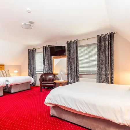 Airport View And Secret 3*